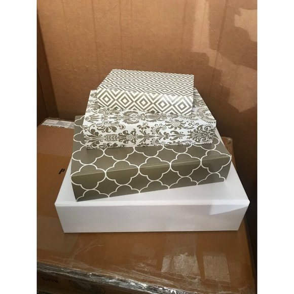 Pottery Barn Set of 4 Decorative Fabric Nesting Boxes White & Sage Green NEW - Picture 1 of 4